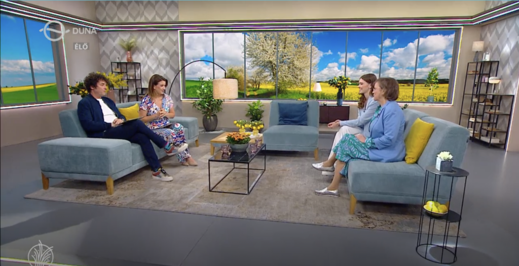 Faltis Roberta tanárnő és Szabó Maja divattervező szakmairányos tanuló képviselték iskolánkat a DunaTV Család-barát műsorában